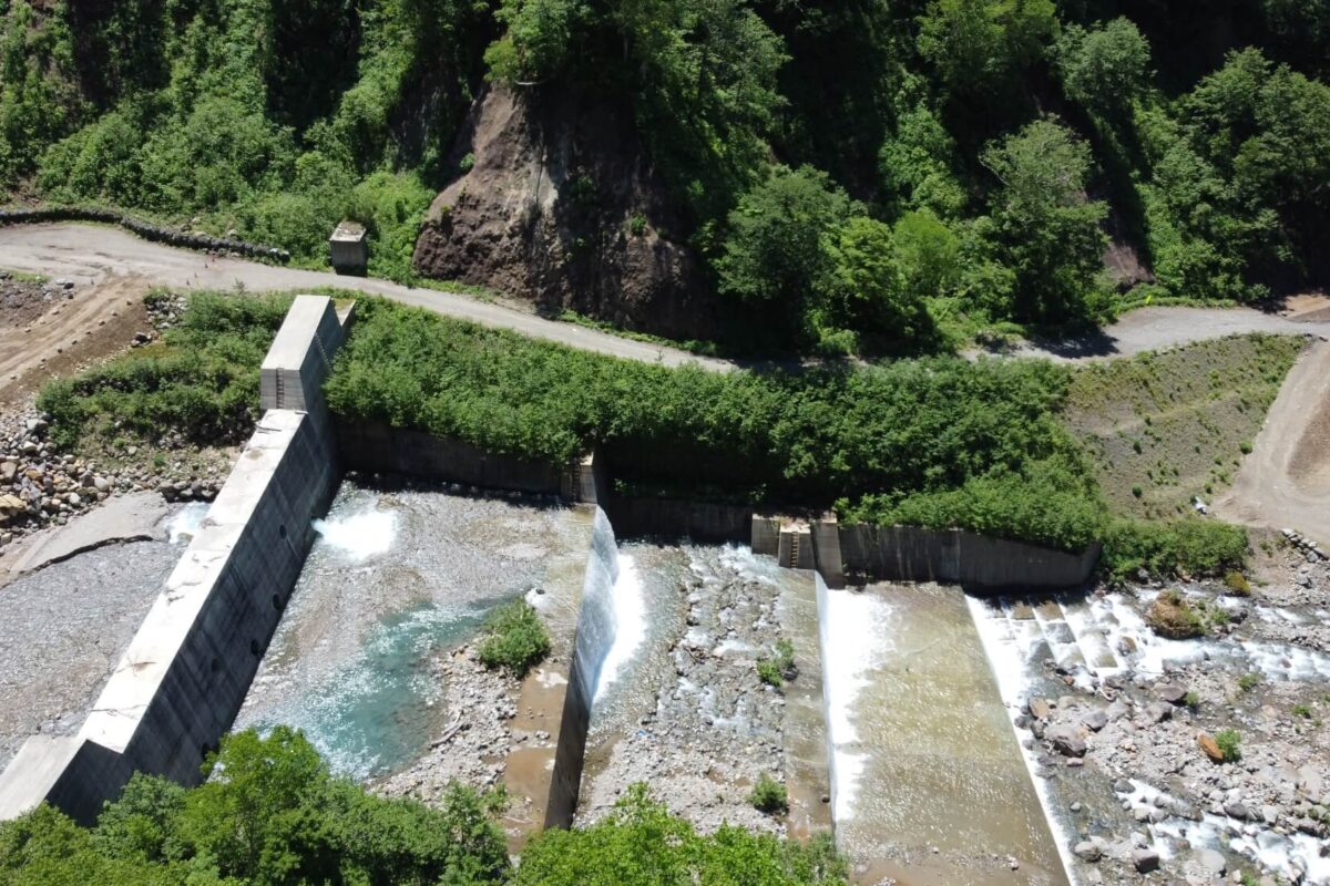 R6 湯川上流地区砂防堰堤工事用道路工事写真