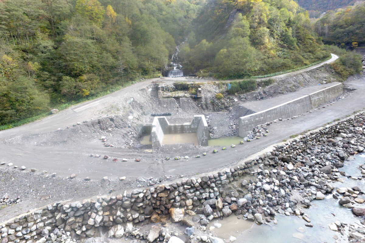R7 真川・ホトロ谷合流点処理工事写真