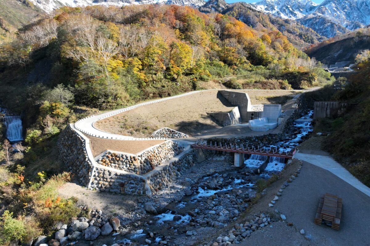 R8 湯川第15号砂防堰堤工事写真