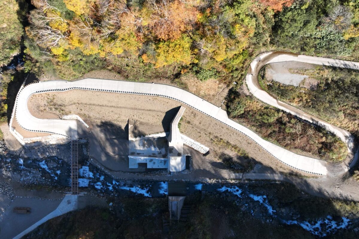 R8 湯川第15号砂防堰堤工事写真