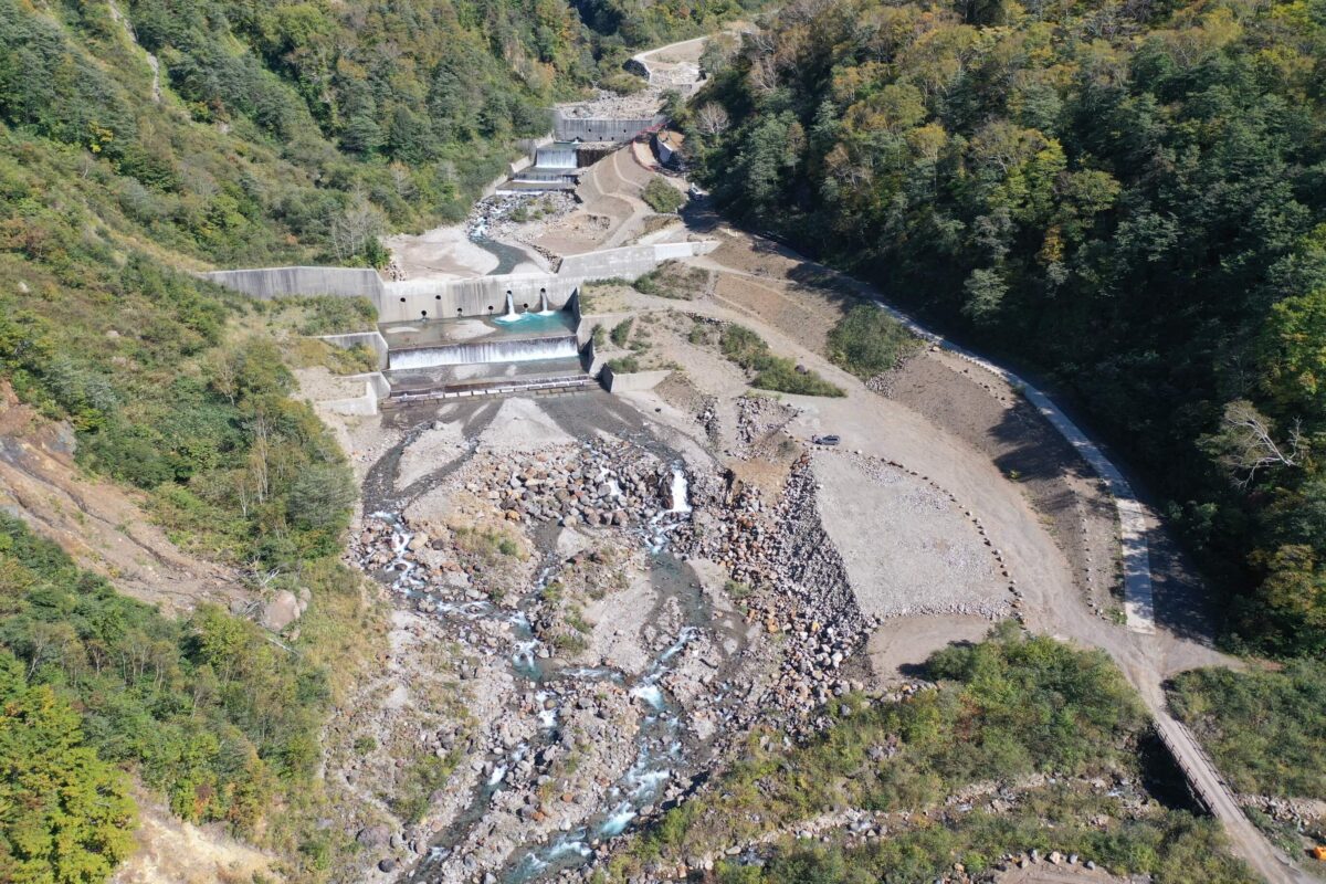 R8 湯川上流地区砂防堰堤工事用道路工事写真